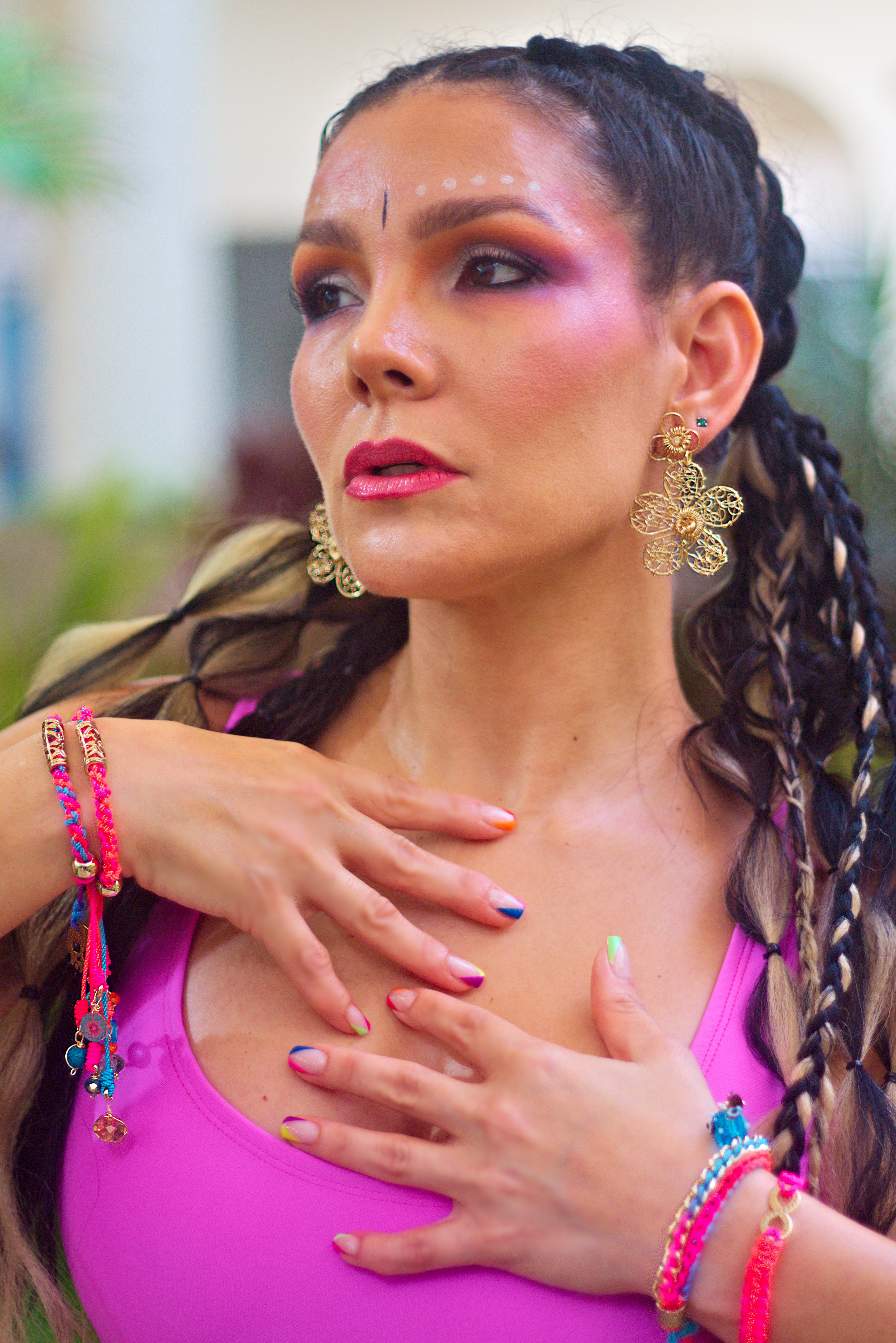 Foto Maquillaje y Joyeria en Modelo